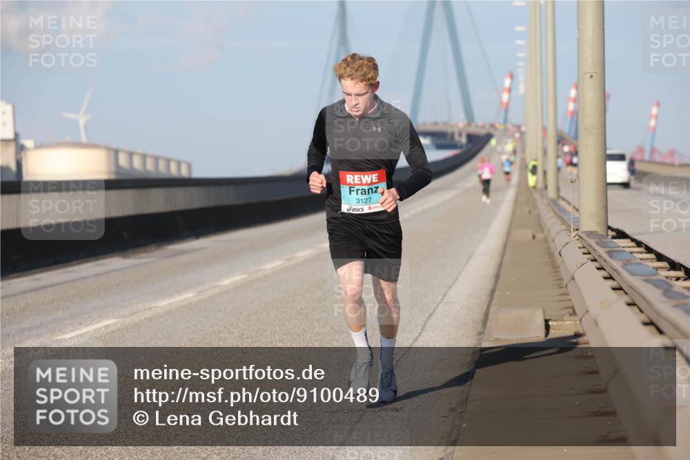 03.10.2025 - Köhlbrandbrückenlauf Lena Gebhardt http://msf.ph/oto/9100489 03.10.2025 09:36:00 Position 2 3127, 77 meine-sportfotos.de