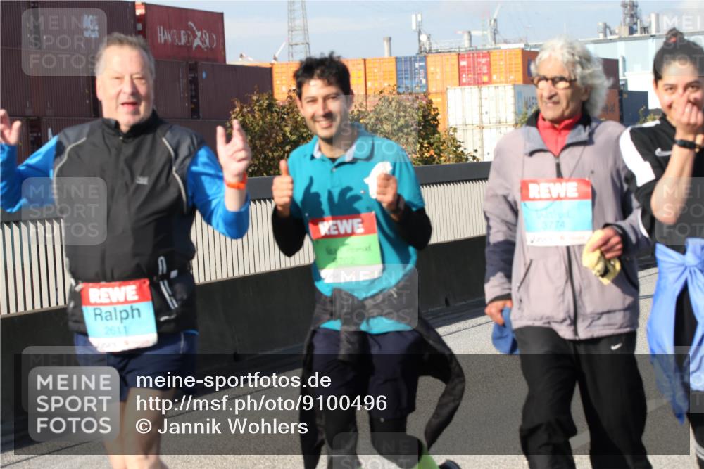 03.10.2025 - Köhlbrandbrückenlauf Jannik Wohlers http://msf.ph/oto/9100496 03.10.2025 10:29:21 Position 3 2611, 377 meine-sportfotos.de