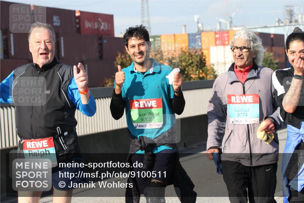 03.10.2025 - Köhlbrandbrückenlauf Jannik Wohlers http://msf.ph/oto/9100511 03.10.2025 10:29:21 Position 3 2611, 9702, 3774 meine-sportfotos.de
