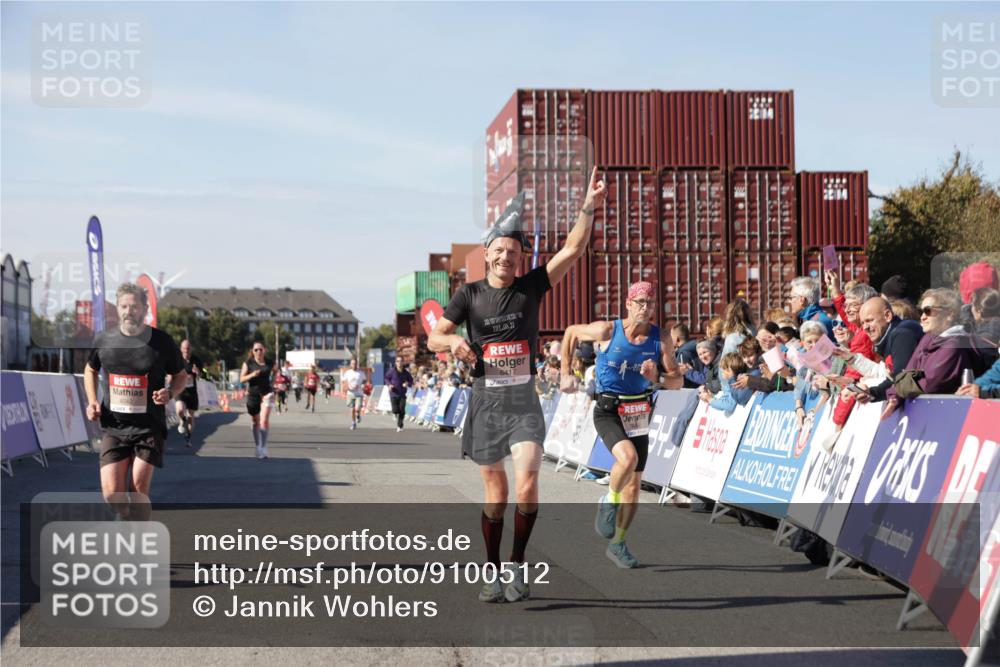 03.10.2025 - Köhlbrandbrückenlauf Jannik Wohlers http://msf.ph/oto/9100512 03.10.2025 12:57:03 Ziel 4042, 4068, 4080, 4086, 5846, 5898, 6016, 6417 meine-sportfotos.de