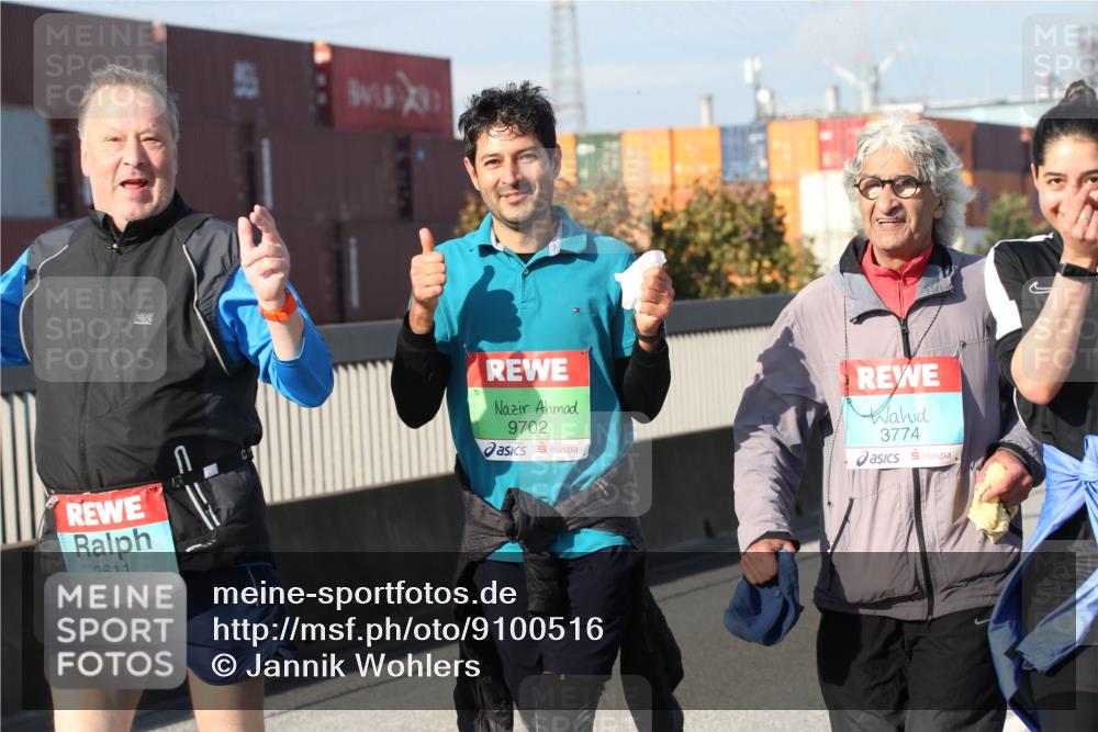 03.10.2025 - Köhlbrandbrückenlauf Jannik Wohlers http://msf.ph/oto/9100516 03.10.2025 10:29:22 Position 3 2611, 9702, 3774 meine-sportfotos.de