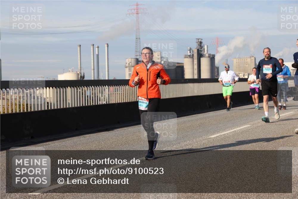 03.10.2025 - Köhlbrandbrückenlauf Lena Gebhardt http://msf.ph/oto/9100523 03.10.2025 10:11:07 Position 2 2211 meine-sportfotos.de