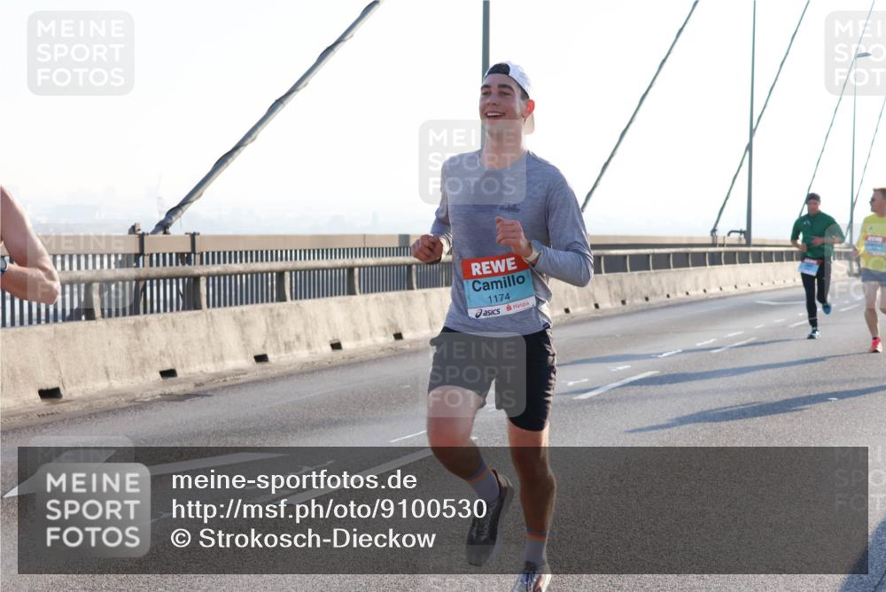 03.10.2025 - Köhlbrandbrückenlauf Strokosch-Dieckow http://msf.ph/oto/9100530 03.10.2025 09:18:52 Position 1 1174 meine-sportfotos.de