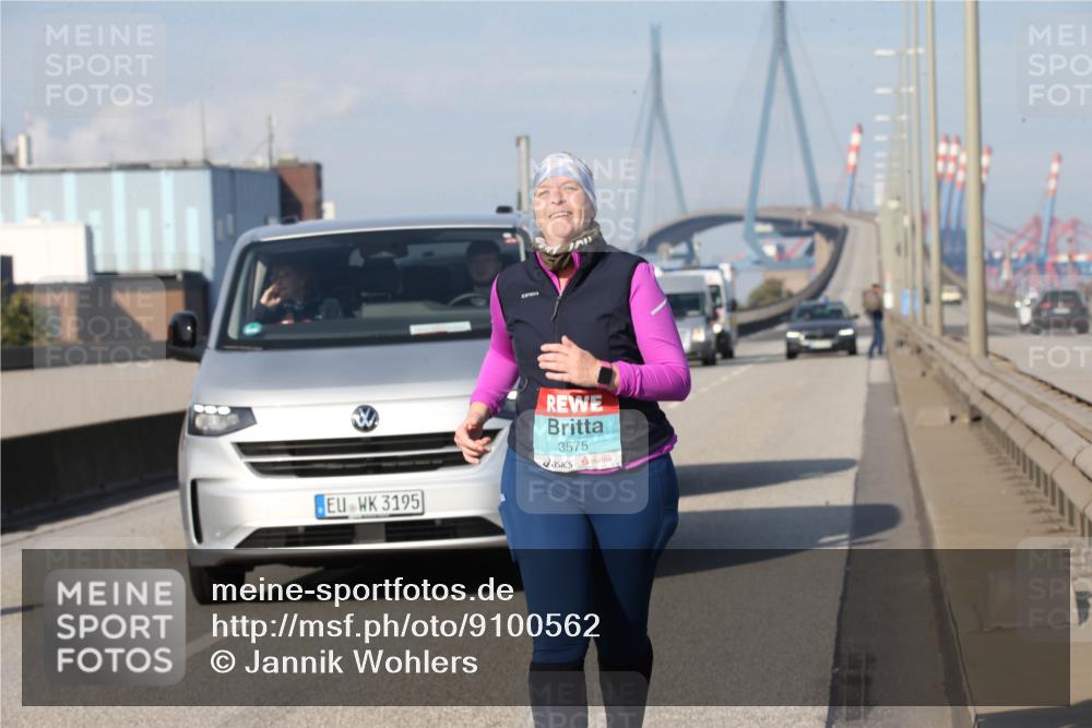 03.10.2025 - Köhlbrandbrückenlauf Jannik Wohlers http://msf.ph/oto/9100562 03.10.2025 10:29:23 Position 3 3195, 3575 meine-sportfotos.de