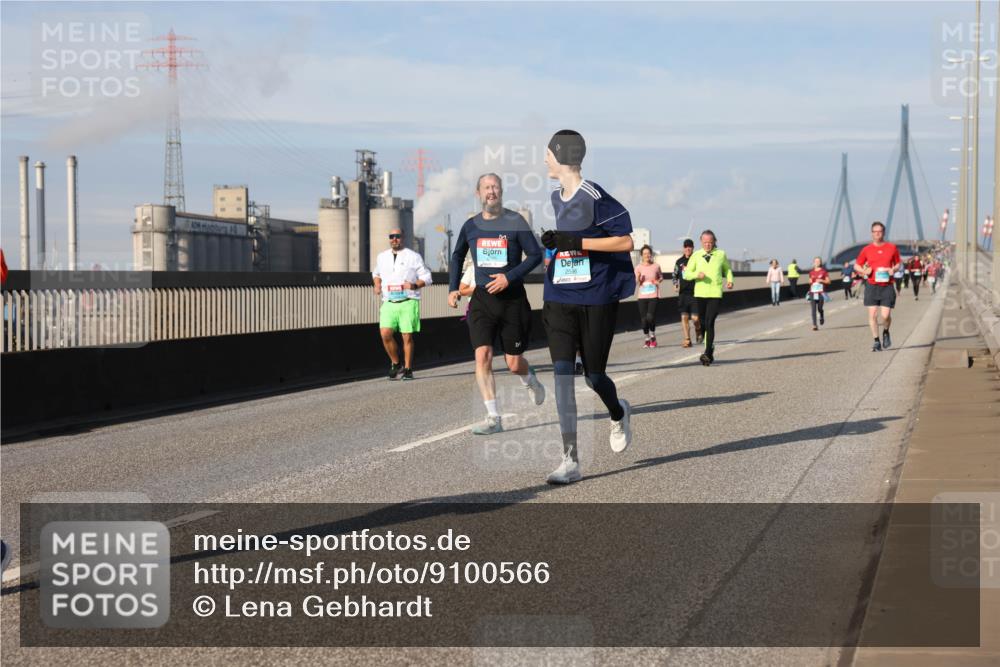 03.10.2025 - Köhlbrandbrückenlauf Lena Gebhardt http://msf.ph/oto/9100566 03.10.2025 10:11:08 Position 2 2596 meine-sportfotos.de