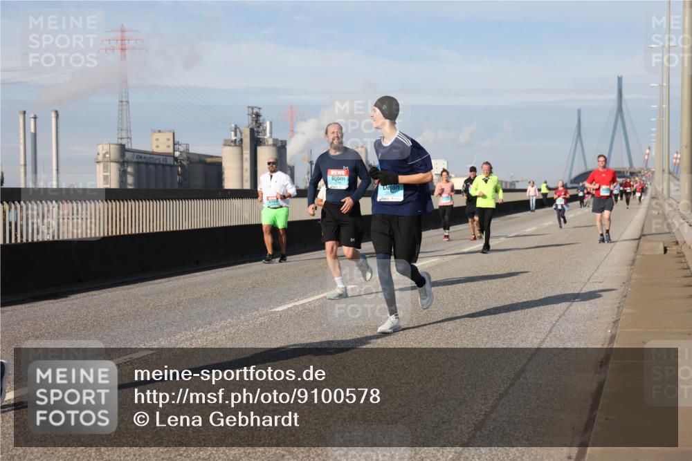 03.10.2025 - Köhlbrandbrückenlauf Lena Gebhardt http://msf.ph/oto/9100578 03.10.2025 10:11:08 Position 2  meine-sportfotos.de