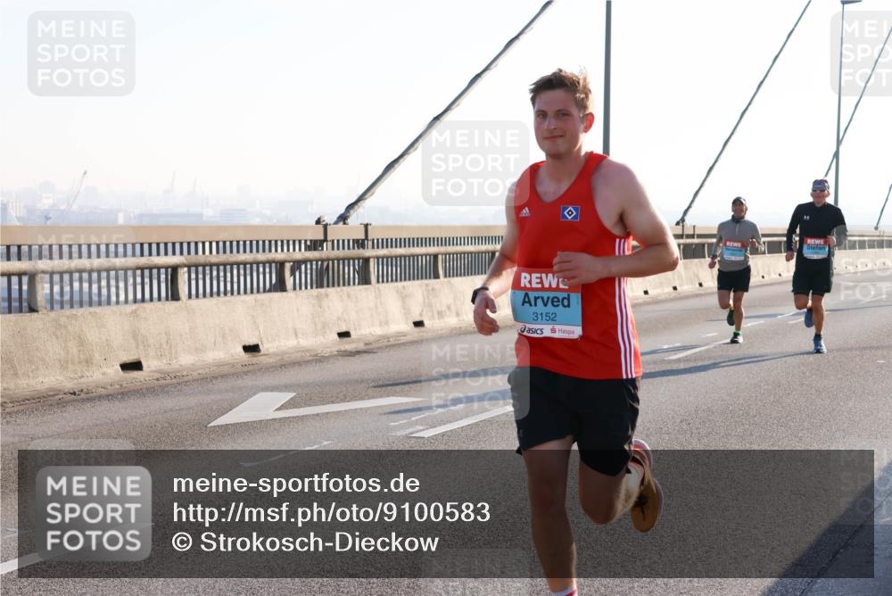 03.10.2025 - Köhlbrandbrückenlauf Strokosch-Dieckow http://msf.ph/oto/9100583 03.10.2025 09:19:23 Position 1 3152 meine-sportfotos.de