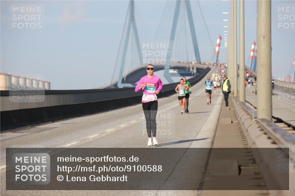 03.10.2025 - Köhlbrandbrückenlauf Lena Gebhardt http://msf.ph/oto/9100588 03.10.2025 09:36:18 Position 2  meine-sportfotos.de