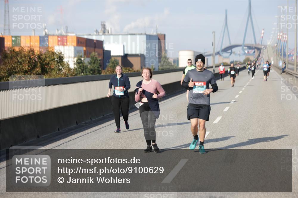 03.10.2025 - Köhlbrandbrückenlauf Jannik Wohlers http://msf.ph/oto/9100629 03.10.2025 10:21:08 Position 3 2277 meine-sportfotos.de