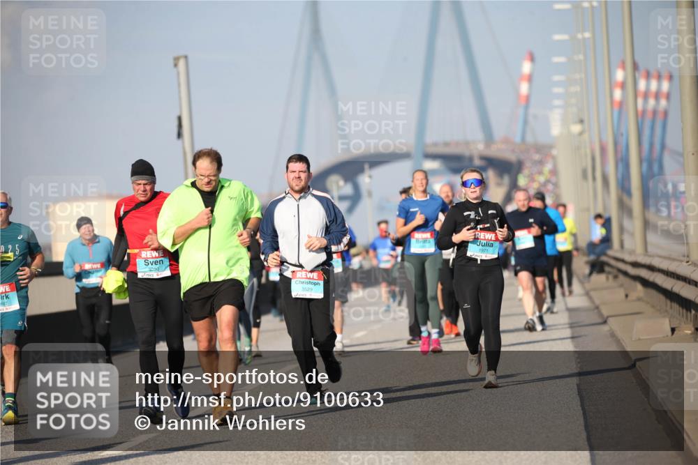 03.10.2025 - Köhlbrandbrückenlauf Jannik Wohlers http://msf.ph/oto/9100633 03.10.2025 10:02:51 Position 3 25, 697, 3030, 3529, 1971 meine-sportfotos.de