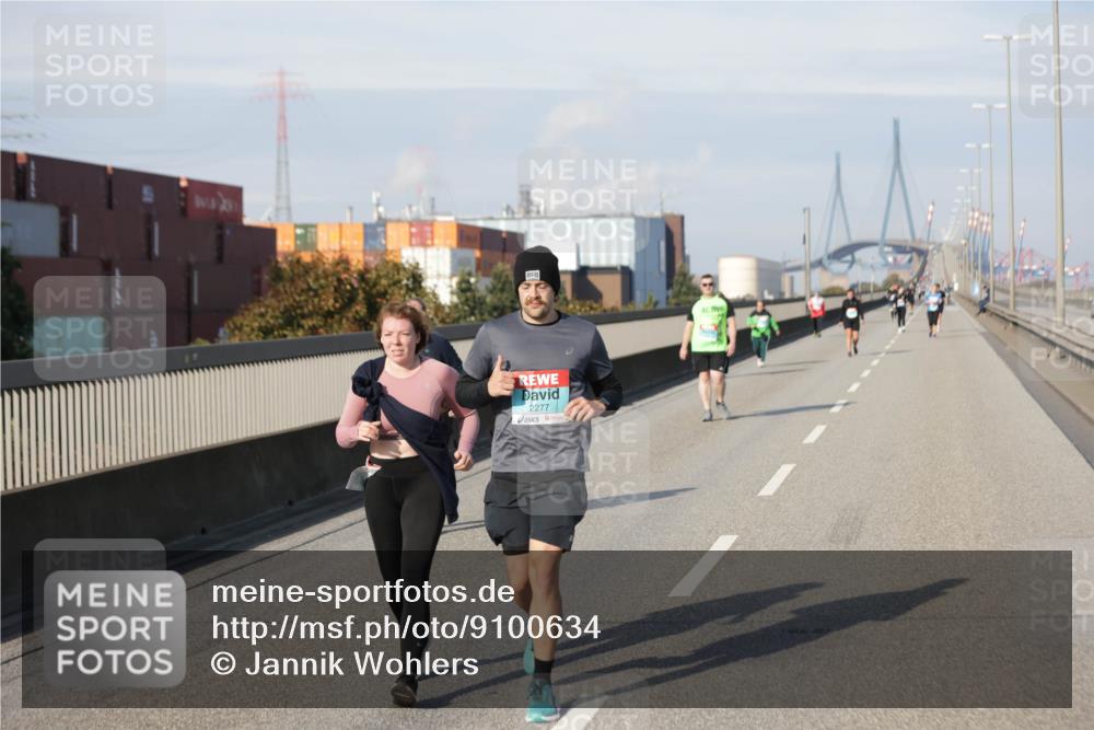 03.10.2025 - Köhlbrandbrückenlauf Jannik Wohlers http://msf.ph/oto/9100634 03.10.2025 10:21:11 Position 3 2277 meine-sportfotos.de