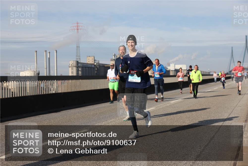 03.10.2025 - Köhlbrandbrückenlauf Lena Gebhardt http://msf.ph/oto/9100637 03.10.2025 10:11:09 Position 2 2596 meine-sportfotos.de