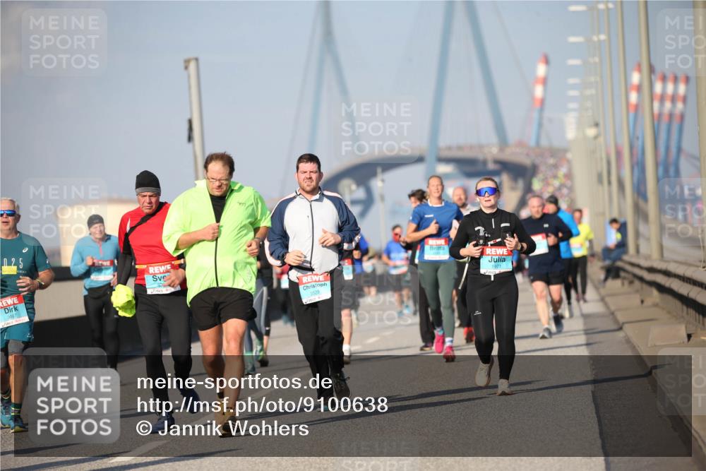 03.10.2025 - Köhlbrandbrückenlauf Jannik Wohlers http://msf.ph/oto/9100638 03.10.2025 10:02:51 Position 3 025, 3697, 3529, 1971 meine-sportfotos.de