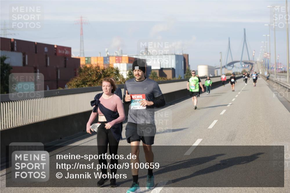 03.10.2025 - Köhlbrandbrückenlauf Jannik Wohlers http://msf.ph/oto/9100659 03.10.2025 10:21:11 Position 3 2277 meine-sportfotos.de
