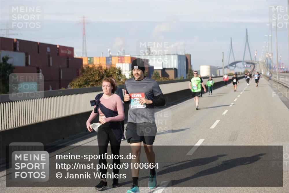 03.10.2025 - Köhlbrandbrückenlauf Jannik Wohlers http://msf.ph/oto/9100664 03.10.2025 10:21:11 Position 3 227 meine-sportfotos.de