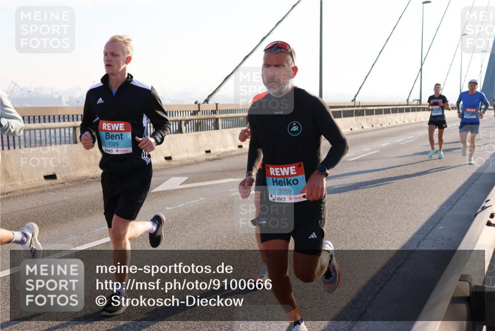 03.10.2025 - Köhlbrandbrückenlauf Strokosch-Dieckow http://msf.ph/oto/9100666 03.10.2025 09:19:41 Position 1 1029, 3269 meine-sportfotos.de