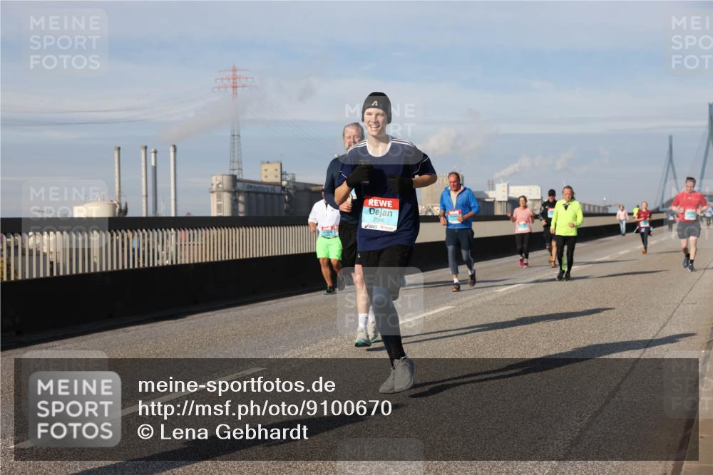 03.10.2025 - Köhlbrandbrückenlauf Lena Gebhardt http://msf.ph/oto/9100670 03.10.2025 10:11:09 Position 2 2596 meine-sportfotos.de