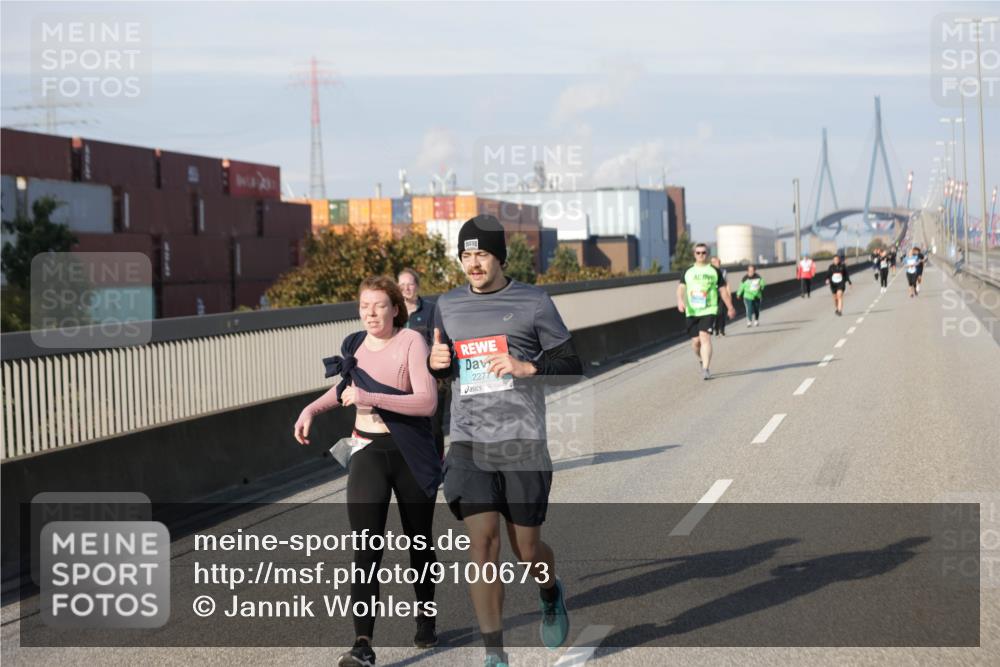 03.10.2025 - Köhlbrandbrückenlauf Jannik Wohlers http://msf.ph/oto/9100673 03.10.2025 10:21:11 Position 3 2277 meine-sportfotos.de