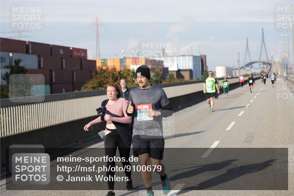 03.10.2025 - Köhlbrandbrückenlauf Jannik Wohlers http://msf.ph/oto/9100679 03.10.2025 10:21:12 Position 3 2277 meine-sportfotos.de