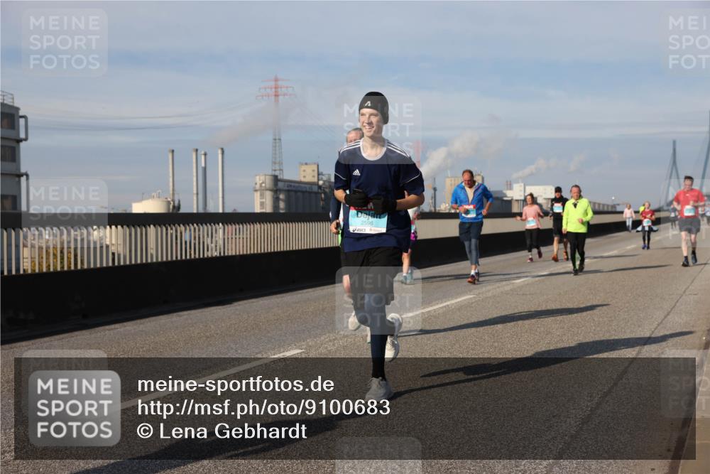 03.10.2025 - Köhlbrandbrückenlauf Lena Gebhardt http://msf.ph/oto/9100683 03.10.2025 10:11:09 Position 2 2596 meine-sportfotos.de