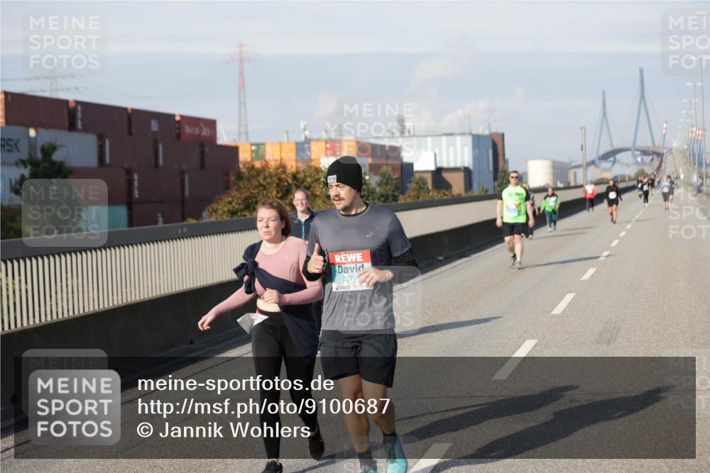 03.10.2025 - Köhlbrandbrückenlauf Jannik Wohlers http://msf.ph/oto/9100687 03.10.2025 10:21:12 Position 3 2277 meine-sportfotos.de
