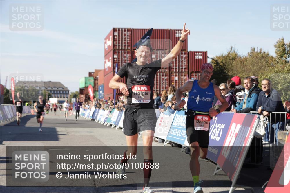 03.10.2025 - Köhlbrandbrückenlauf Jannik Wohlers http://msf.ph/oto/9100688 03.10.2025 12:57:04 Ziel 4042, 4068, 4080, 4086, 5846, 5898, 6016, 6417 meine-sportfotos.de