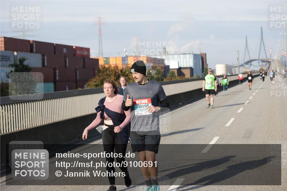 03.10.2025 - Köhlbrandbrückenlauf Jannik Wohlers http://msf.ph/oto/9100691 03.10.2025 10:21:12 Position 3 2277 meine-sportfotos.de