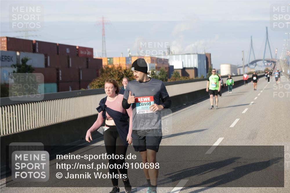 03.10.2025 - Köhlbrandbrückenlauf Jannik Wohlers http://msf.ph/oto/9100698 03.10.2025 10:21:12 Position 3 2277 meine-sportfotos.de