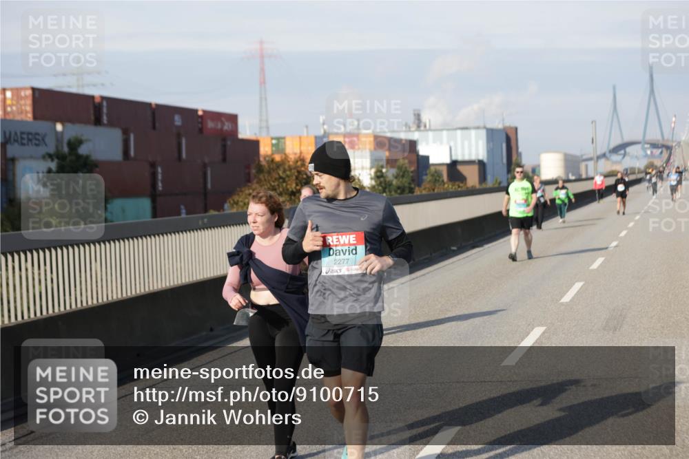 03.10.2025 - Köhlbrandbrückenlauf Jannik Wohlers http://msf.ph/oto/9100715 03.10.2025 10:21:12 Position 3 2277 meine-sportfotos.de