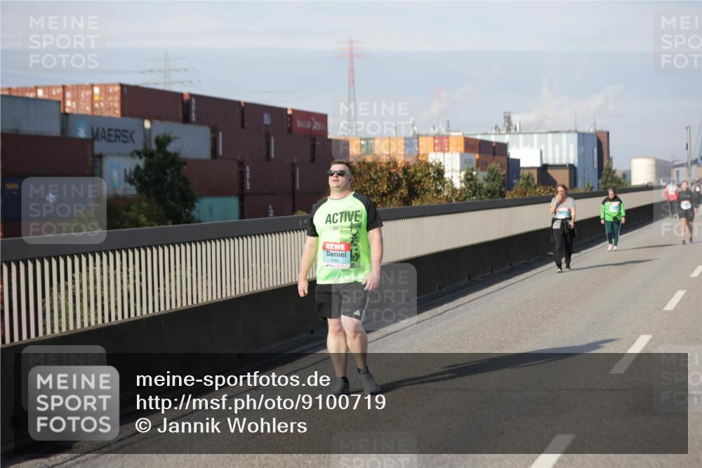 03.10.2025 - Köhlbrandbrückenlauf Jannik Wohlers http://msf.ph/oto/9100719 03.10.2025 10:21:21 Position 3 2992 meine-sportfotos.de