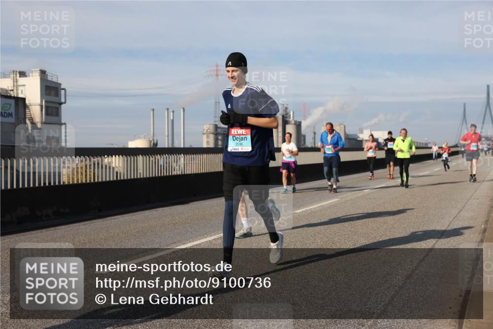 03.10.2025 - Köhlbrandbrückenlauf Lena Gebhardt http://msf.ph/oto/9100736 03.10.2025 10:11:09 Position 2 2596 meine-sportfotos.de