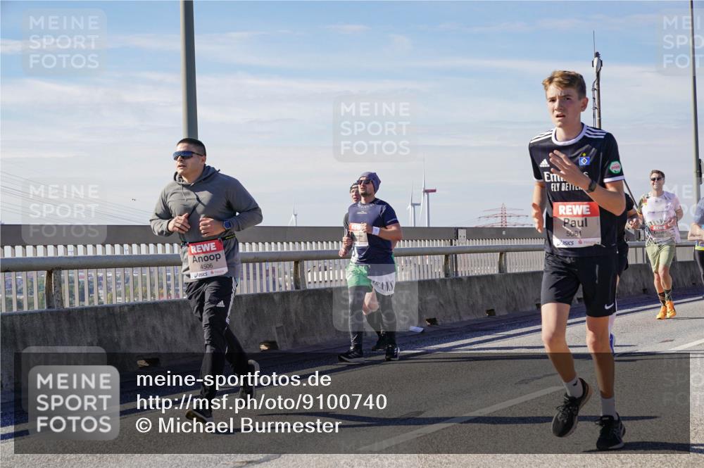 03.10.2025 - Köhlbrandbrückenlauf Michael Burmester http://msf.ph/oto/9100740 03.10.2025 12:46:19 Position 2 4506, 5061, 3 meine-sportfotos.de