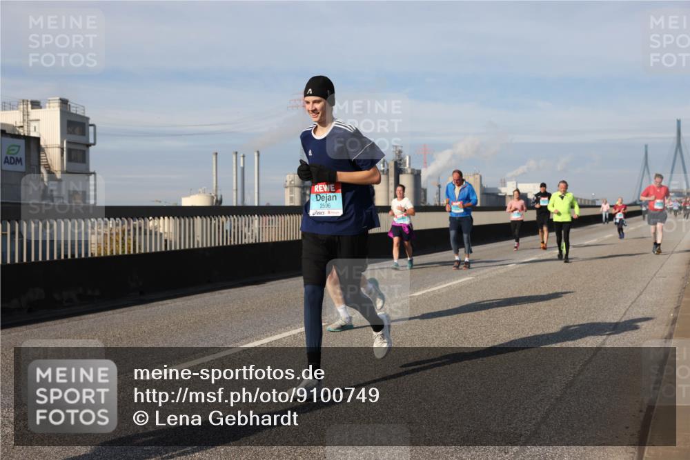 03.10.2025 - Köhlbrandbrückenlauf Lena Gebhardt http://msf.ph/oto/9100749 03.10.2025 10:11:09 Position 2 2596 meine-sportfotos.de