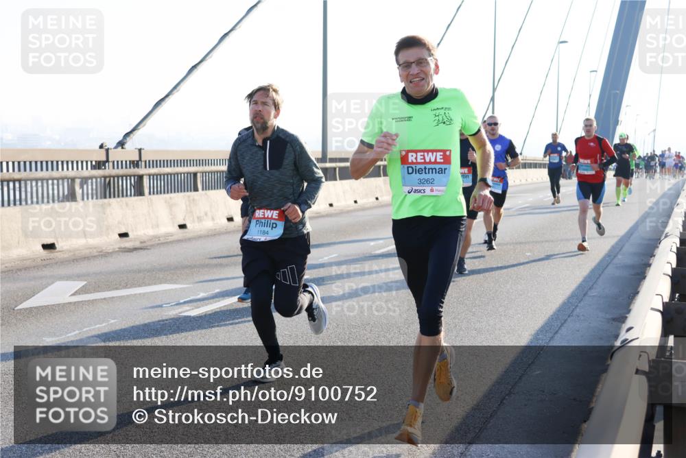03.10.2025 - Köhlbrandbrückenlauf Strokosch-Dieckow http://msf.ph/oto/9100752 03.10.2025 09:19:54 Position 1 1184, 3262 meine-sportfotos.de