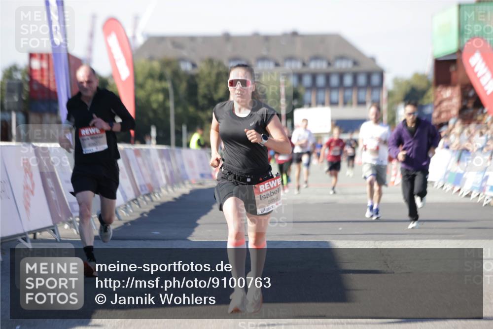 03.10.2025 - Köhlbrandbrückenlauf Jannik Wohlers http://msf.ph/oto/9100763 03.10.2025 12:57:06 Ziel 4042, 4068, 4080, 4086, 5846, 5898, 6016, 6417, 6629, 6819 meine-sportfotos.de