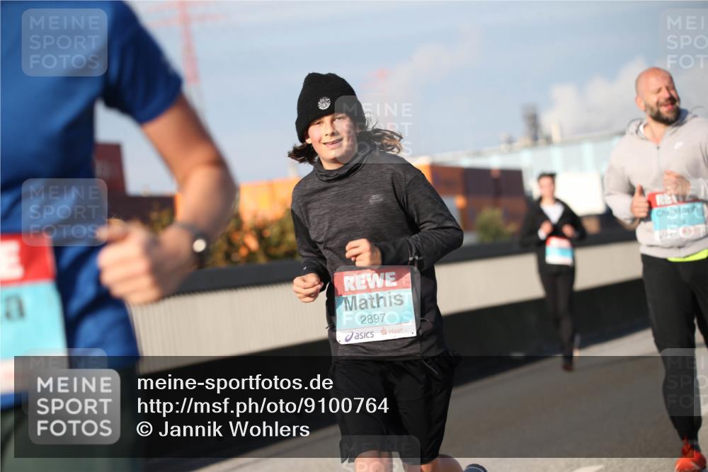 03.10.2025 - Köhlbrandbrückenlauf Jannik Wohlers http://msf.ph/oto/9100764 03.10.2025 10:03:07 Position 3 2897, 2424 meine-sportfotos.de
