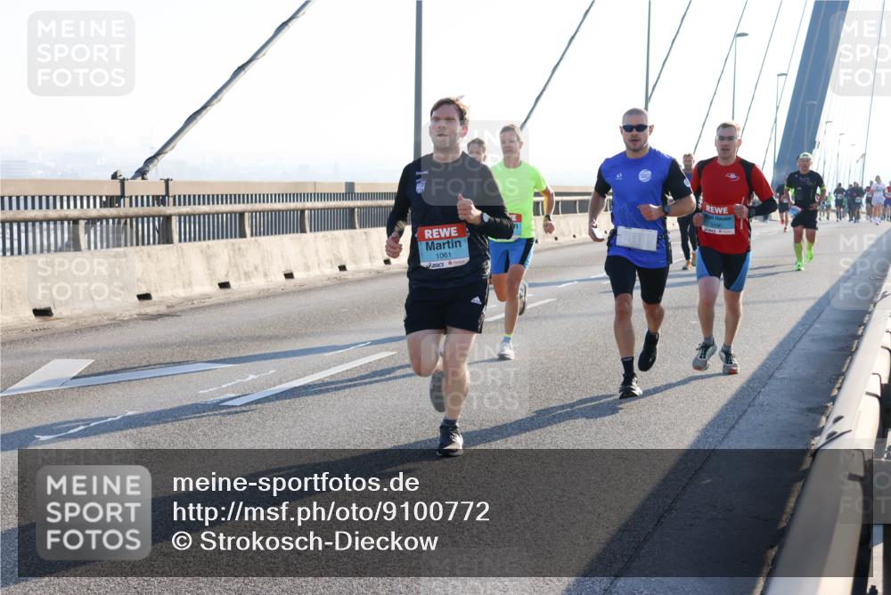 03.10.2025 - Köhlbrandbrückenlauf Strokosch-Dieckow http://msf.ph/oto/9100772 03.10.2025 09:19:55 Position 1 1061 meine-sportfotos.de