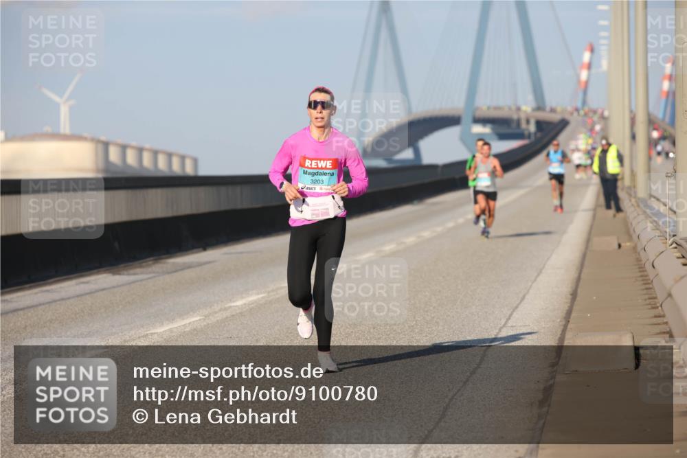 03.10.2025 - Köhlbrandbrückenlauf Lena Gebhardt http://msf.ph/oto/9100780 03.10.2025 09:36:21 Position 2 3203 meine-sportfotos.de