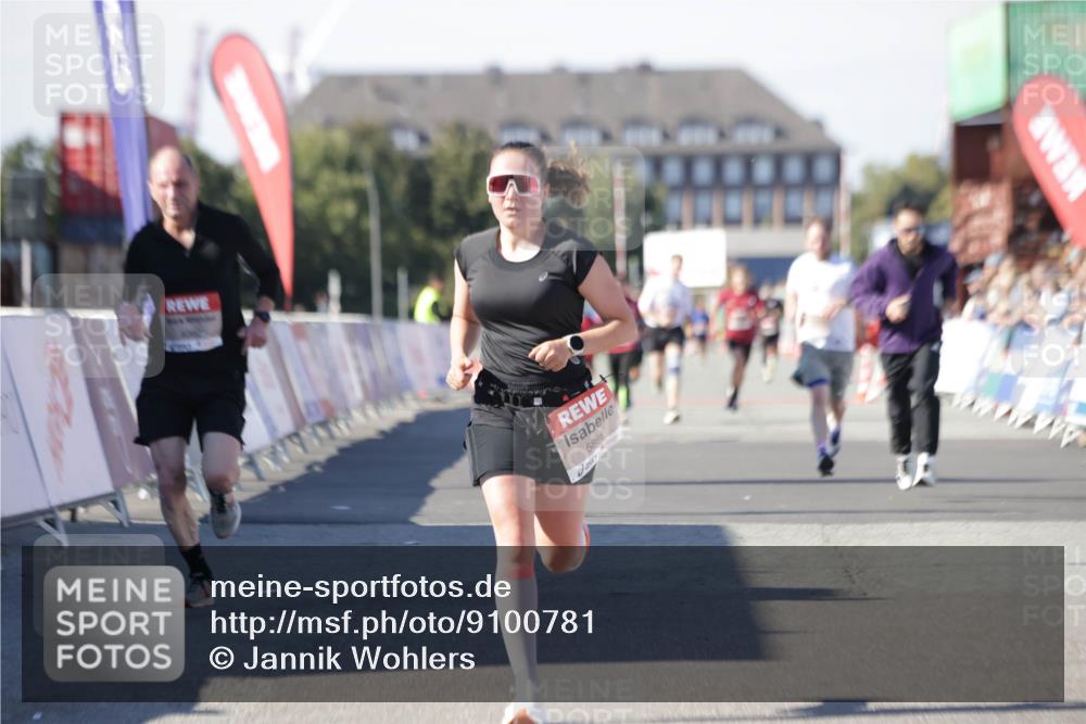 03.10.2025 - Köhlbrandbrückenlauf Jannik Wohlers http://msf.ph/oto/9100781 03.10.2025 12:57:06 Ziel 4042, 4068, 4080, 4086, 5846, 5898, 6016, 6417, 6629, 6819 meine-sportfotos.de