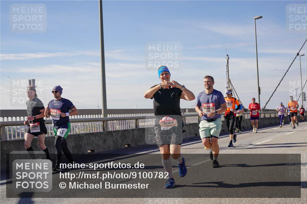 03.10.2025 - Köhlbrandbrückenlauf Michael Burmester http://msf.ph/oto/9100782 03.10.2025 12:46:21 Position 2 5965 meine-sportfotos.de