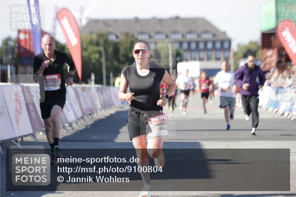 03.10.2025 - Köhlbrandbrückenlauf Jannik Wohlers http://msf.ph/oto/9100804 03.10.2025 12:57:06 Ziel 4042, 4068, 4080, 4086, 5846, 5898, 6016, 6417, 6629, 6819 meine-sportfotos.de