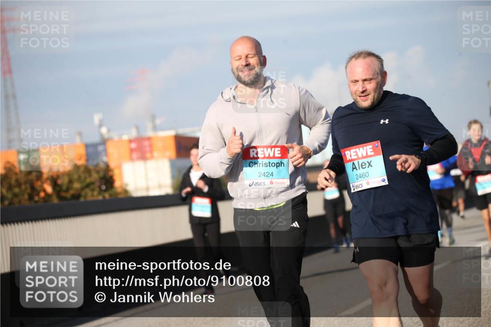 03.10.2025 - Köhlbrandbrückenlauf Jannik Wohlers http://msf.ph/oto/9100808 03.10.2025 10:03:08 Position 3 2424, 2460 meine-sportfotos.de
