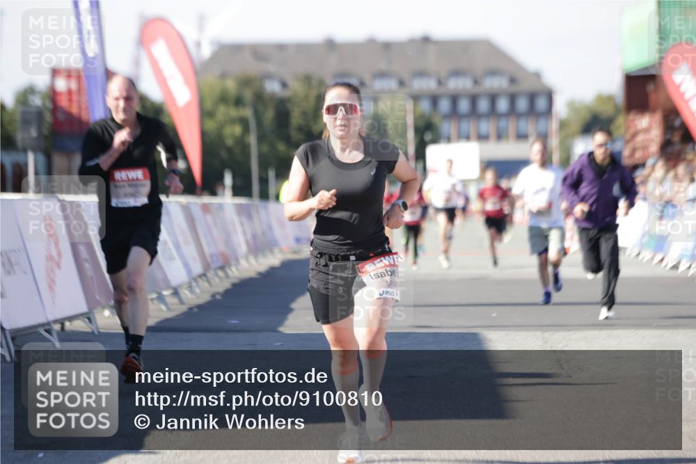03.10.2025 - Köhlbrandbrückenlauf Jannik Wohlers http://msf.ph/oto/9100810 03.10.2025 12:57:06 Ziel 4042, 4068, 4080, 4086, 5846, 5898, 6016, 6417, 6629, 6819 meine-sportfotos.de