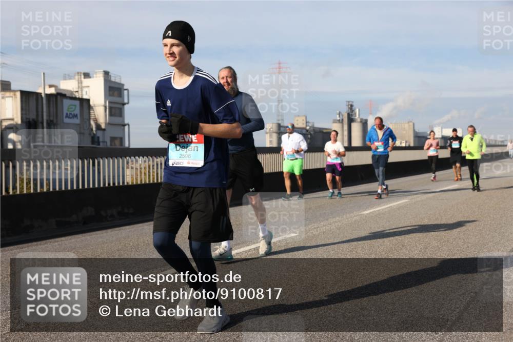 03.10.2025 - Köhlbrandbrückenlauf Lena Gebhardt http://msf.ph/oto/9100817 03.10.2025 10:11:10 Position 2 2596 meine-sportfotos.de