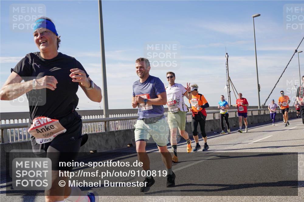 03.10.2025 - Köhlbrandbrückenlauf Michael Burmester http://msf.ph/oto/9100819 03.10.2025 12:46:21 Position 2 5965 meine-sportfotos.de