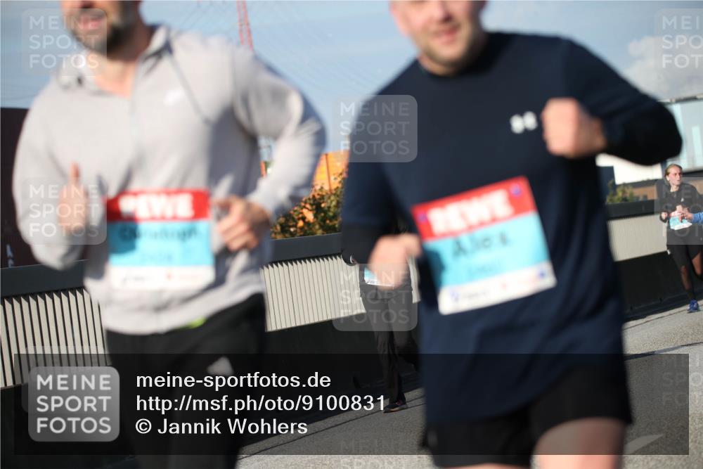 03.10.2025 - Köhlbrandbrückenlauf Jannik Wohlers http://msf.ph/oto/9100831 03.10.2025 10:03:10 Position 3  meine-sportfotos.de