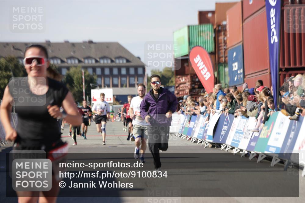 03.10.2025 - Köhlbrandbrückenlauf Jannik Wohlers http://msf.ph/oto/9100834 03.10.2025 12:57:07 Ziel 4042, 4068, 4080, 4086, 5846, 5898, 6016, 6417, 6629, 6819 meine-sportfotos.de