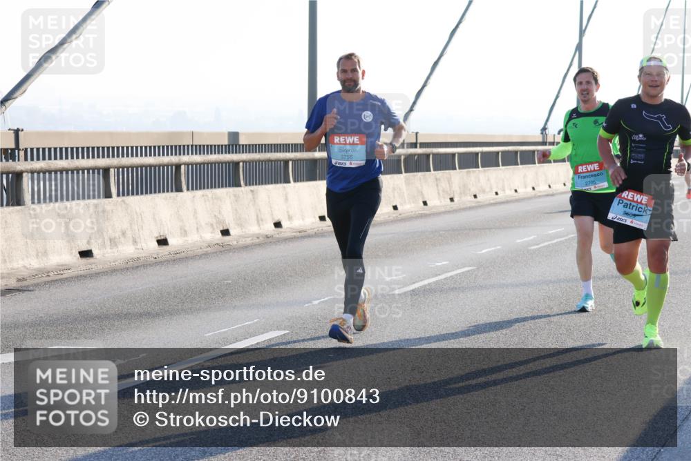 03.10.2025 - Köhlbrandbrückenlauf Strokosch-Dieckow http://msf.ph/oto/9100843 03.10.2025 09:19:59 Position 1 3756, 2705, 3609 meine-sportfotos.de