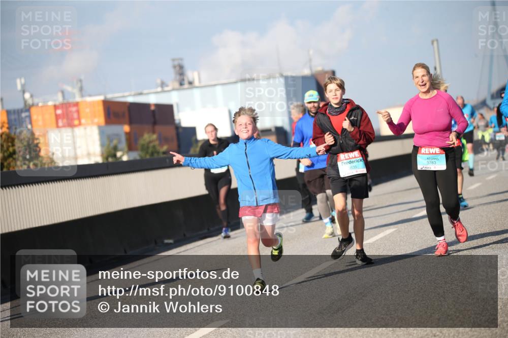03.10.2025 - Köhlbrandbrückenlauf Jannik Wohlers http://msf.ph/oto/9100848 03.10.2025 10:03:10 Position 3 3635, 3783 meine-sportfotos.de