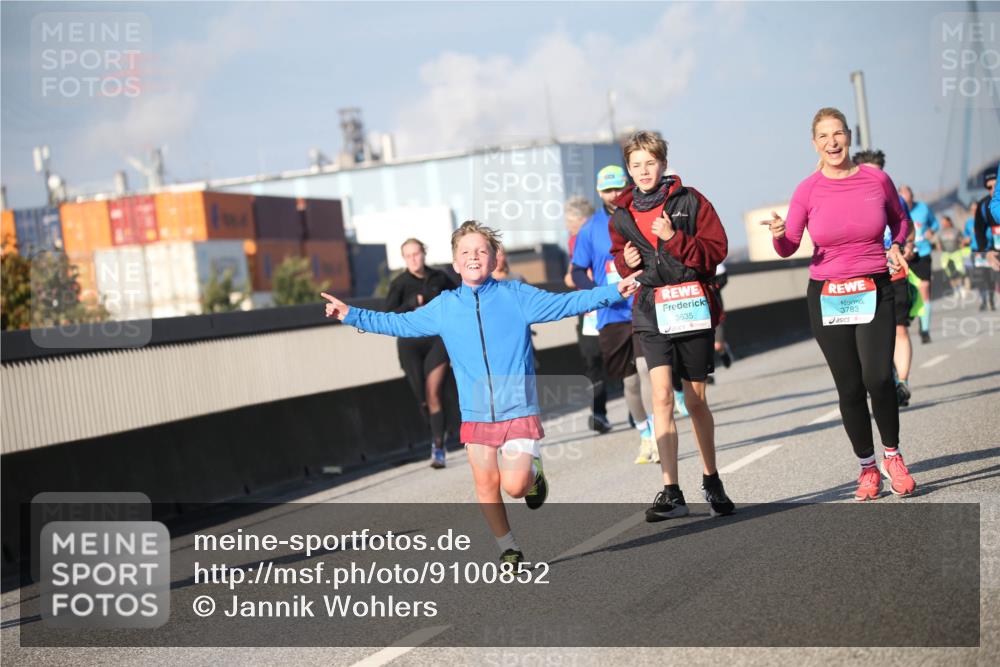 03.10.2025 - Köhlbrandbrückenlauf Jannik Wohlers http://msf.ph/oto/9100852 03.10.2025 10:03:11 Position 3 3635, 3783 meine-sportfotos.de